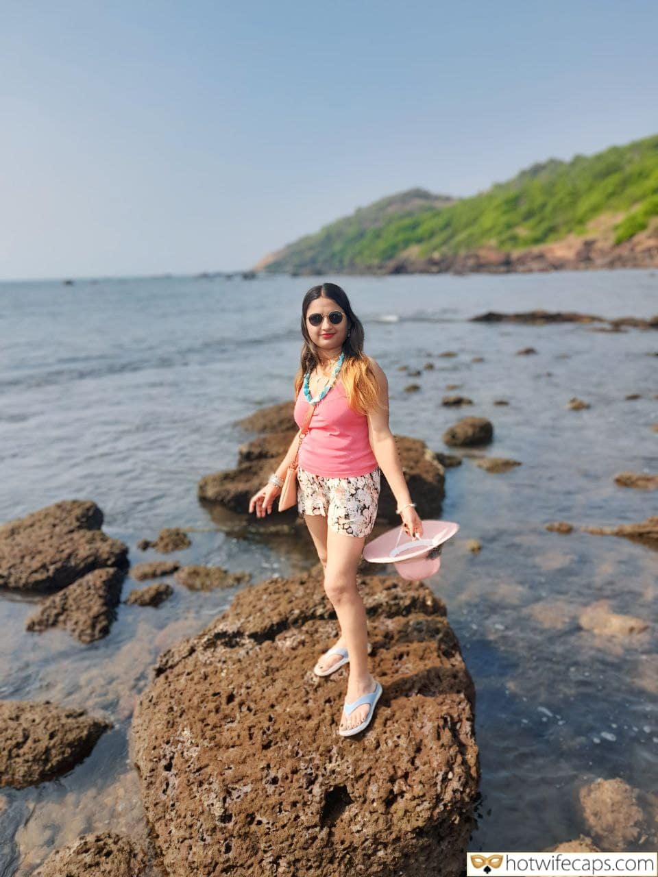 Public It's too big Getting Ready Flashing Feet Cheating Anklet hotwife caption: Wow! The Queen! Hot Indian Babe on Public